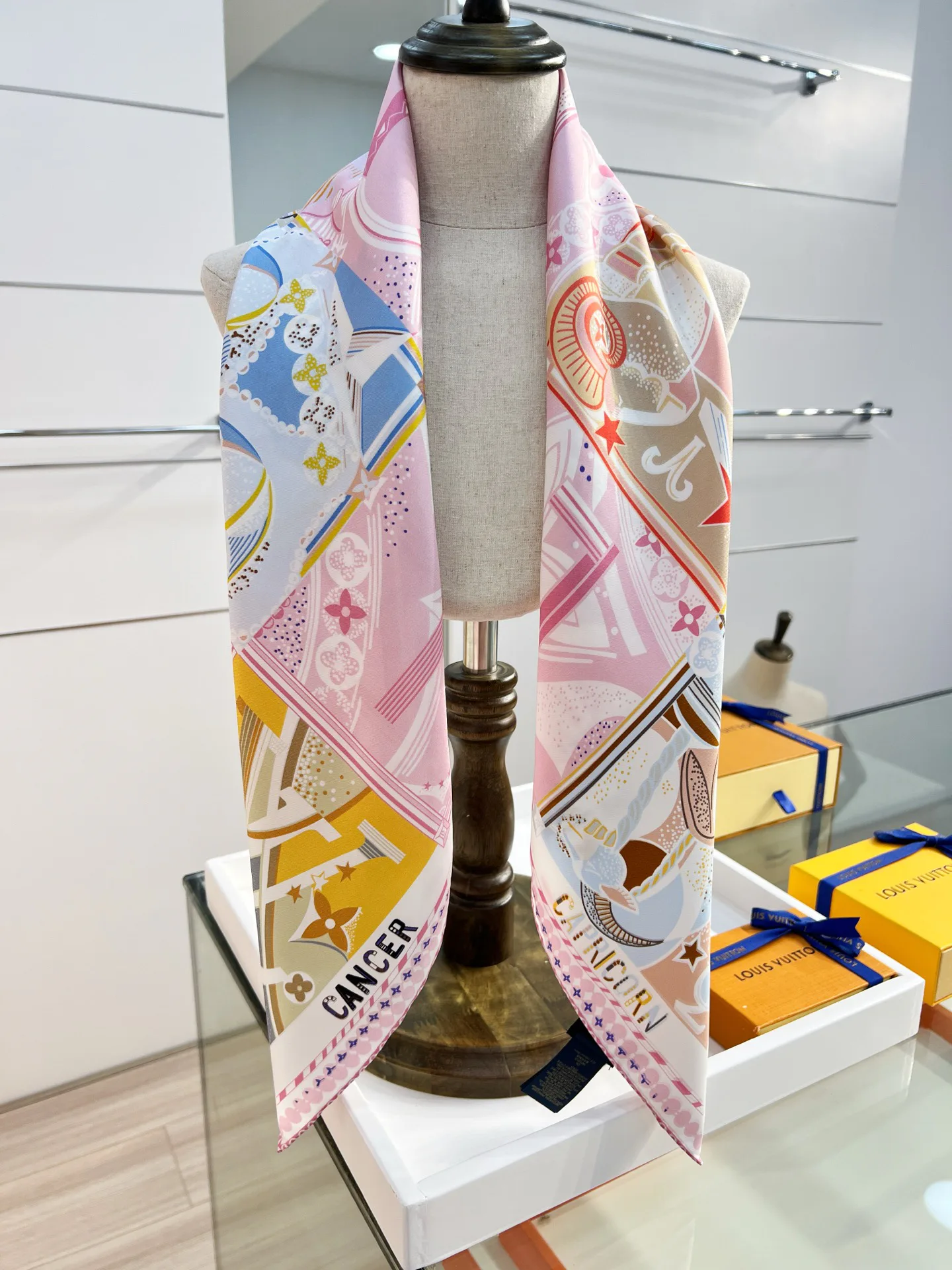 Платки Louis Vuitton 1883159