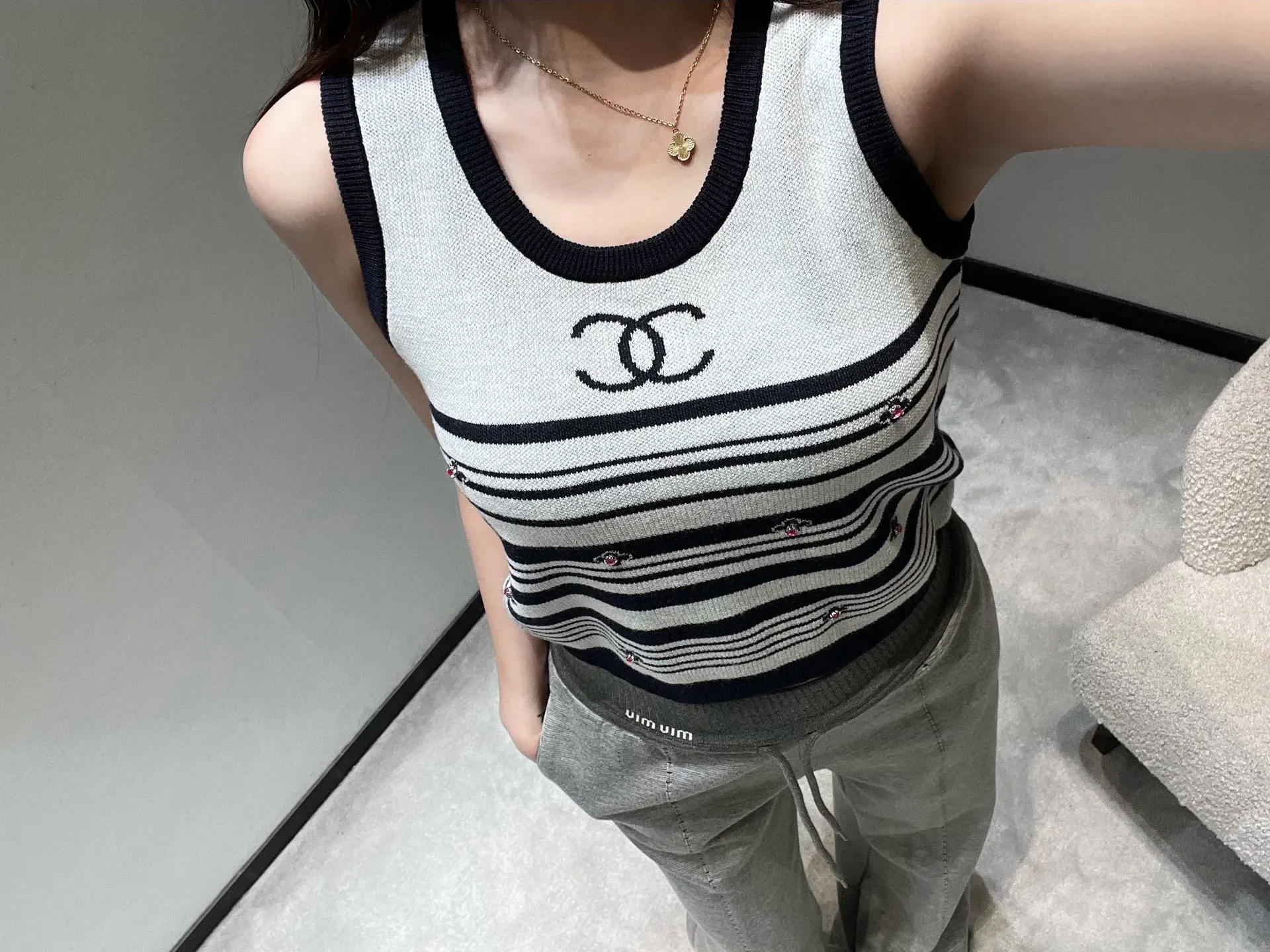 Жилеты Женские Chanel 5019250