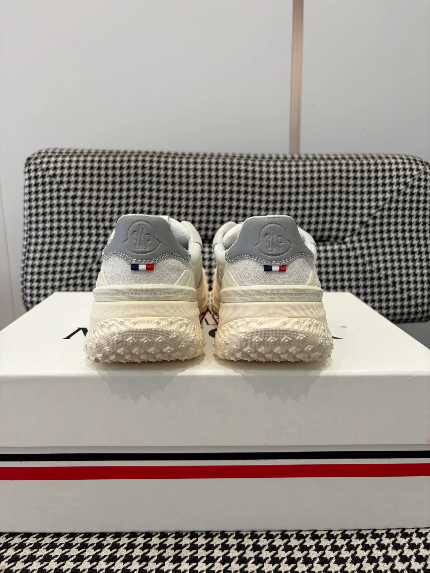 Кроссовки Женские Moncler 19081257