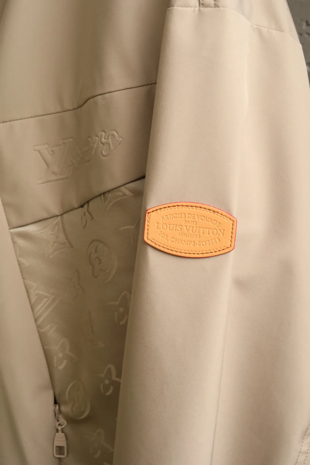 Куртки И Пуховики Мужские Louis Vuitton 11480184