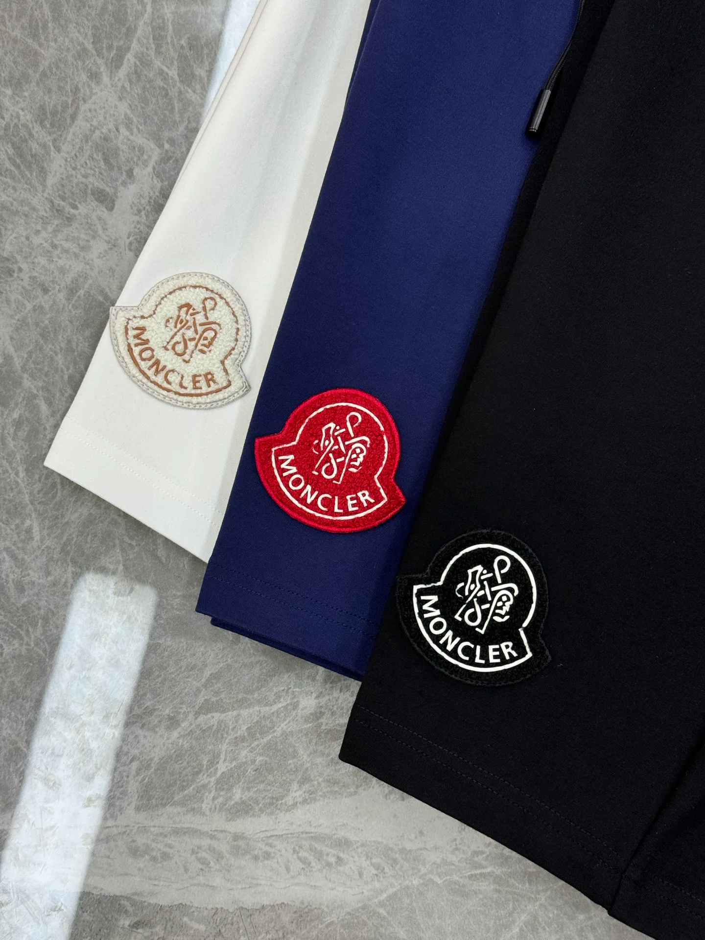 Шорты Мужские Moncler 17333143