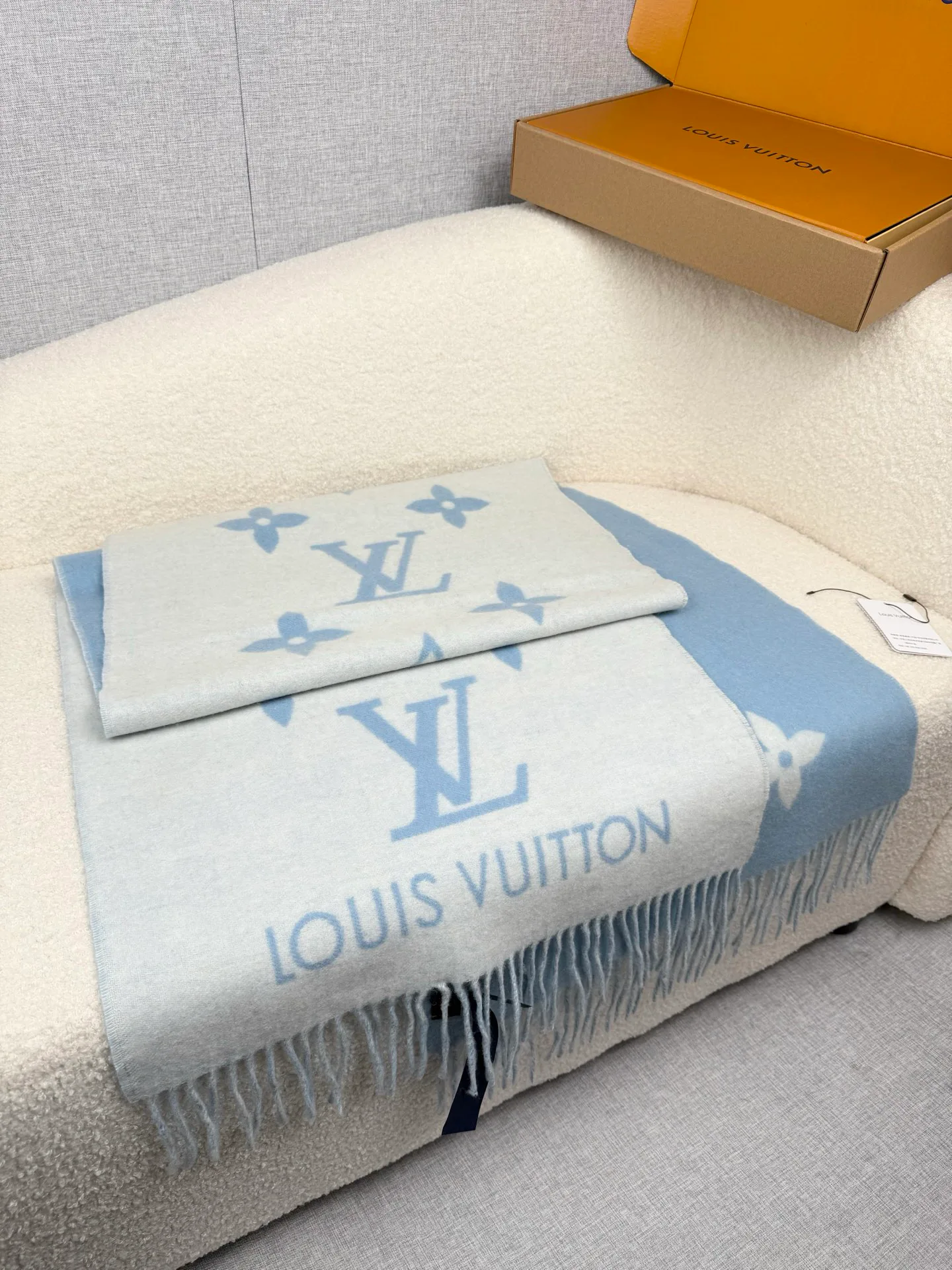 Шарфы Louis Vuitton 895110