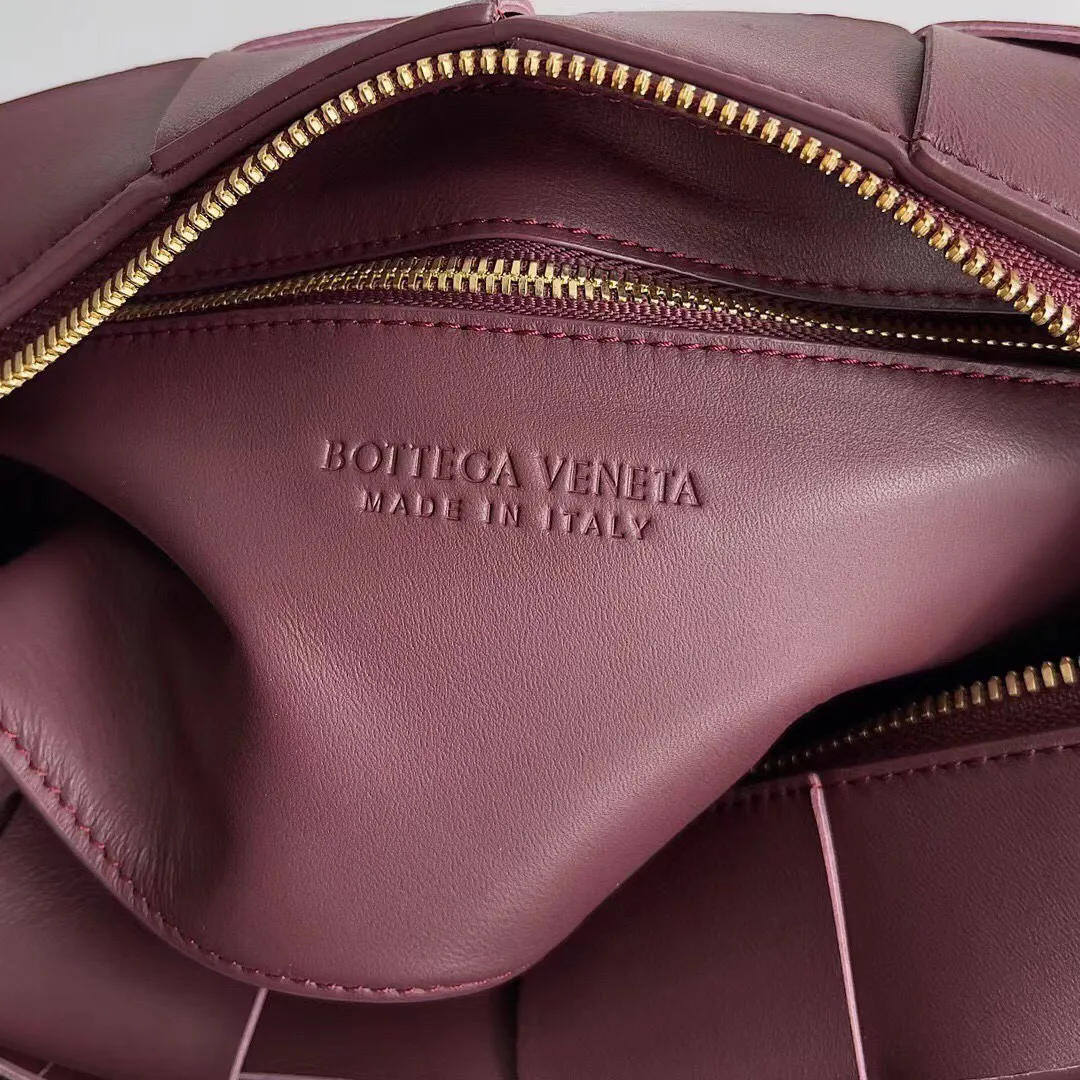 Сумки На Ремне Женские Bottega Veneta 11922460