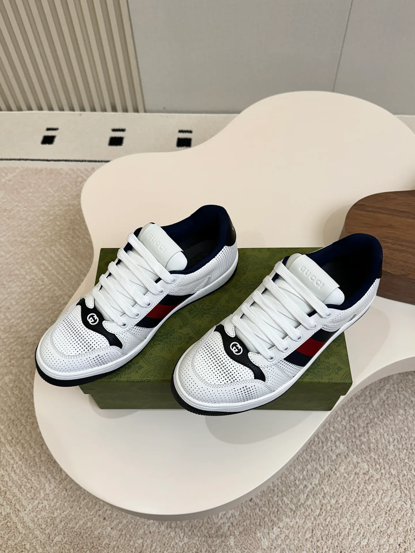 Кроссовки Женские Gucci 17451095