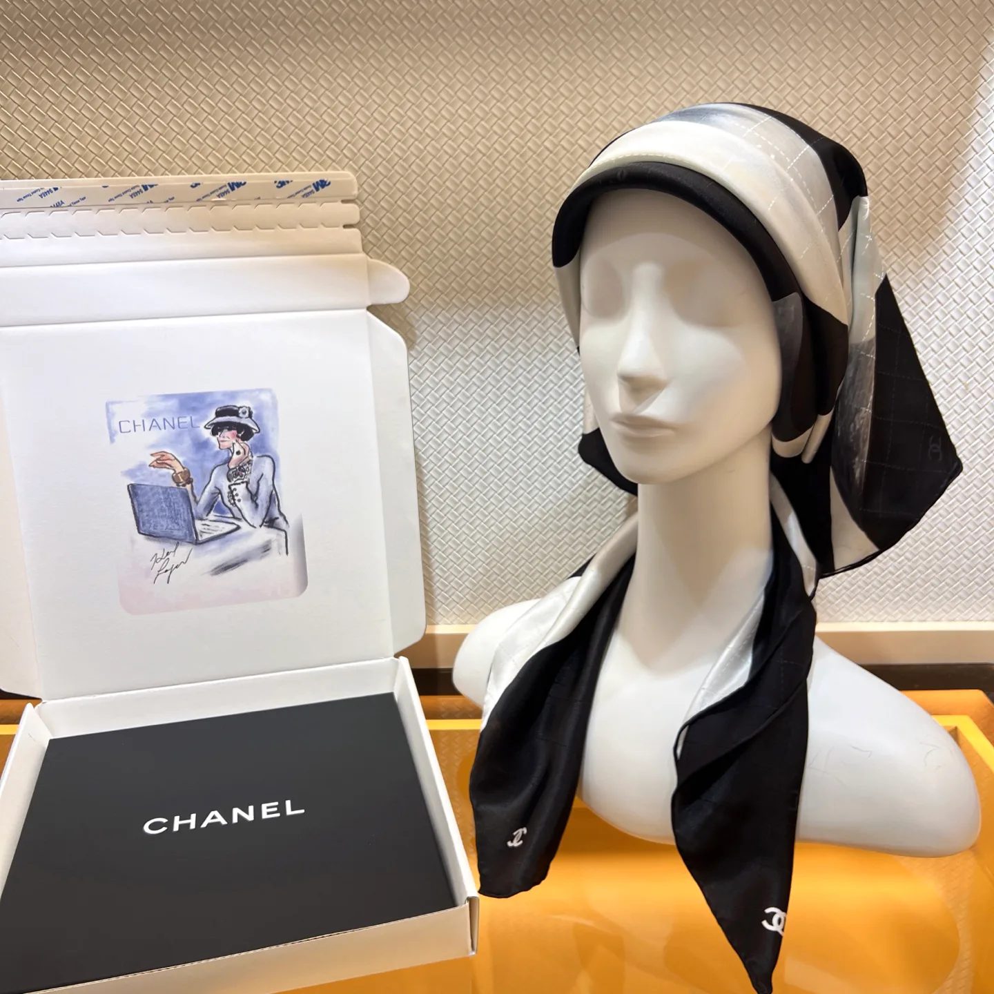 Платки Chanel 13575383