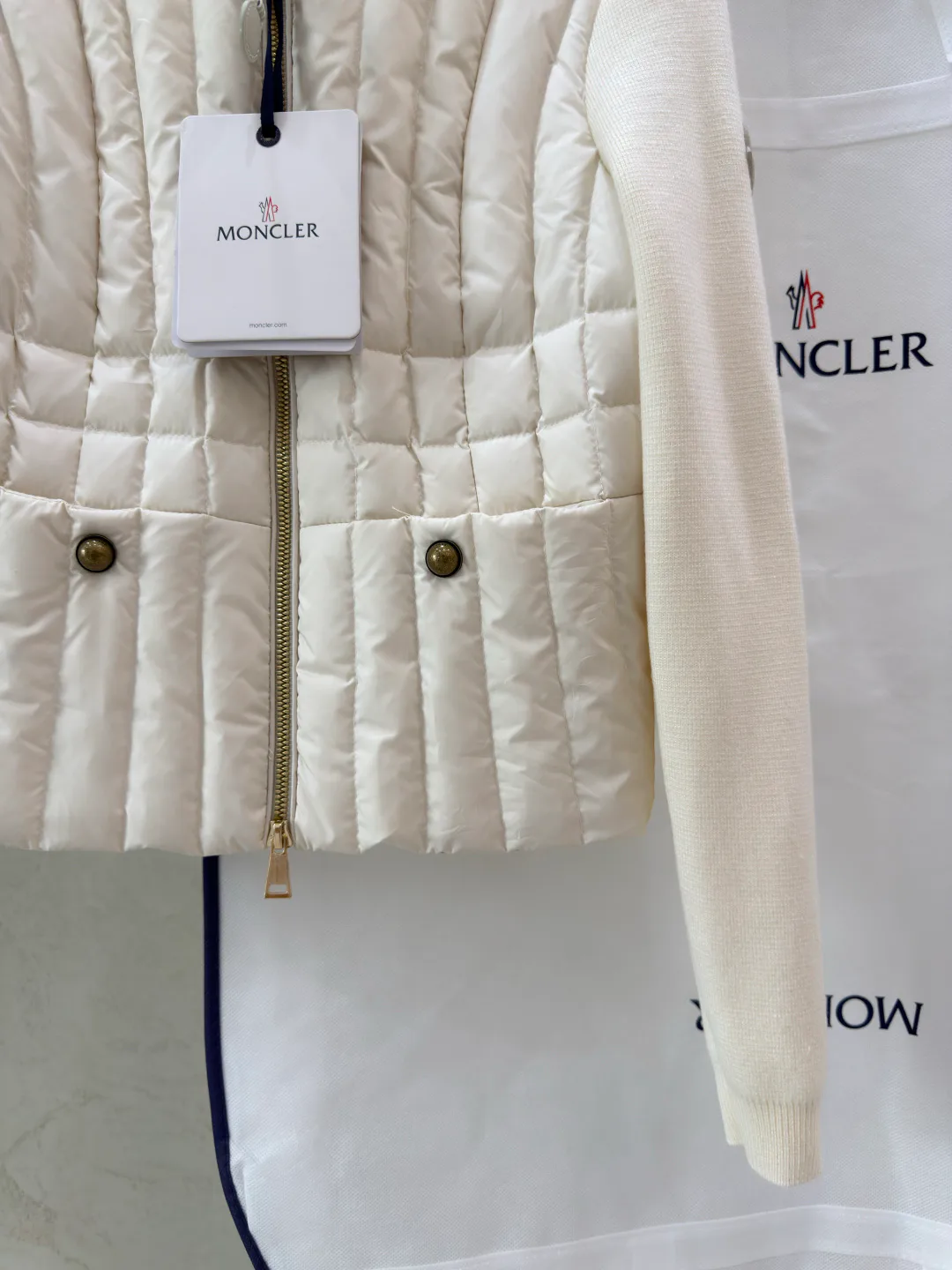 Куртки И Пуховики Женские Moncler 18690113