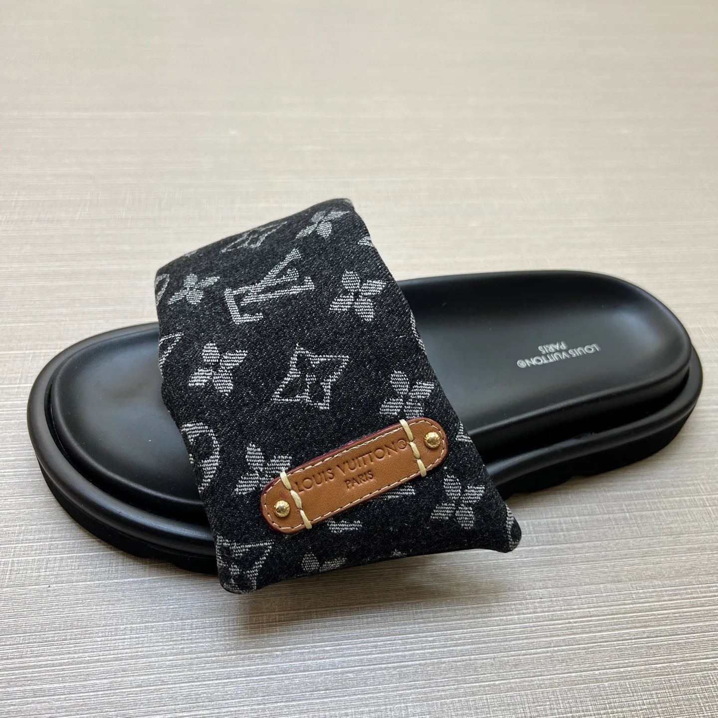 Шлепанцы Женские Louis Vuitton 9801558