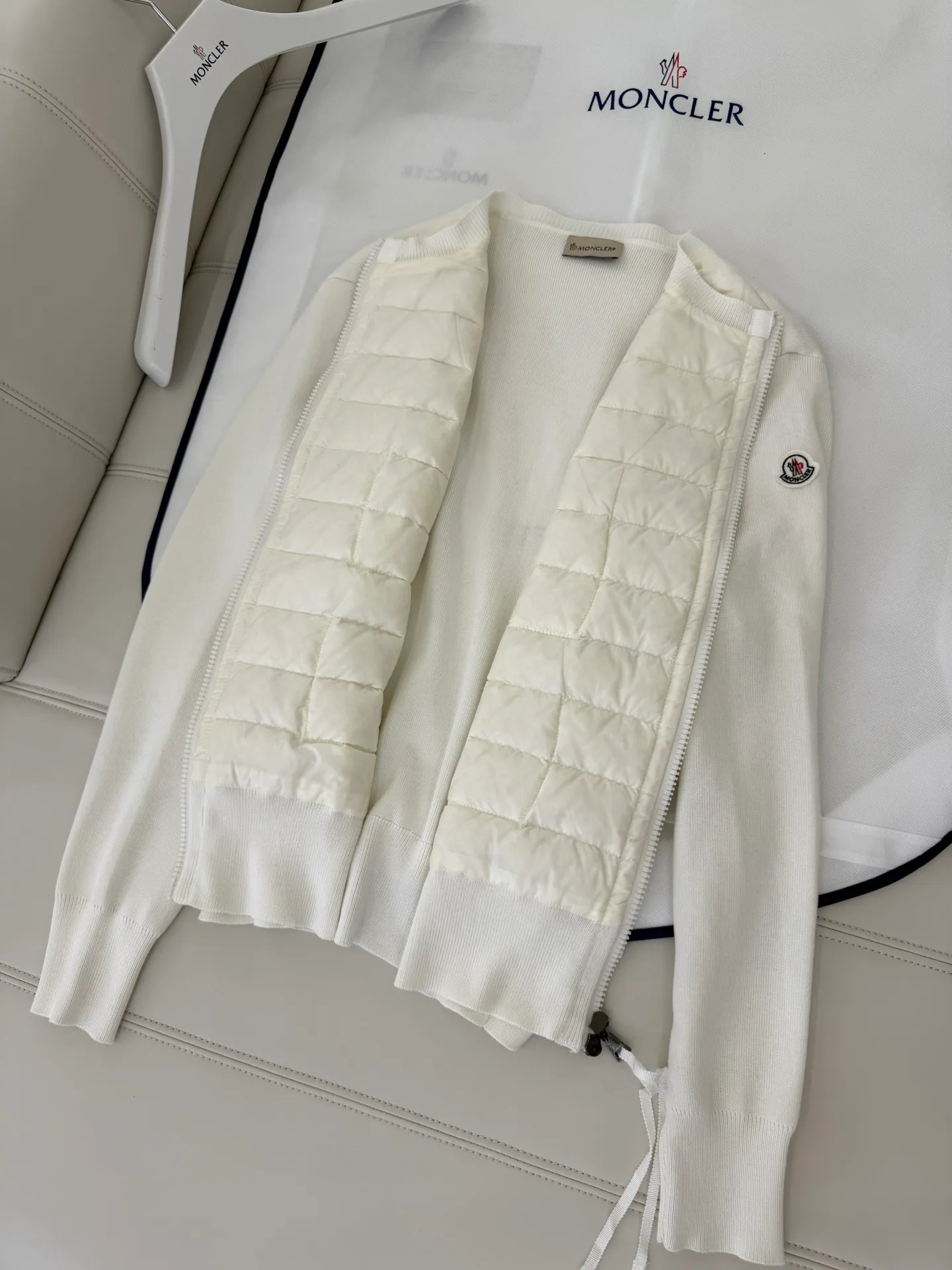 Куртки И Пуховики Женские Moncler 17122201