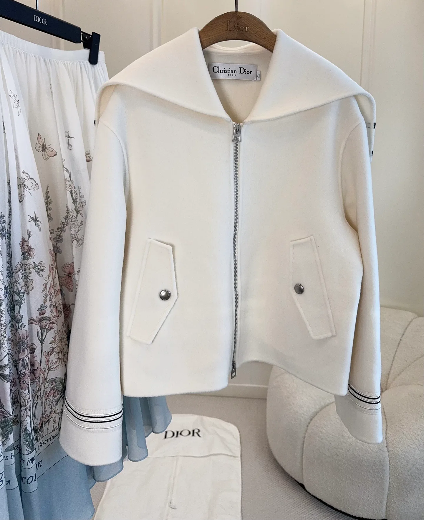 Куртки И Пуховики Женские Christian Dior 1012560