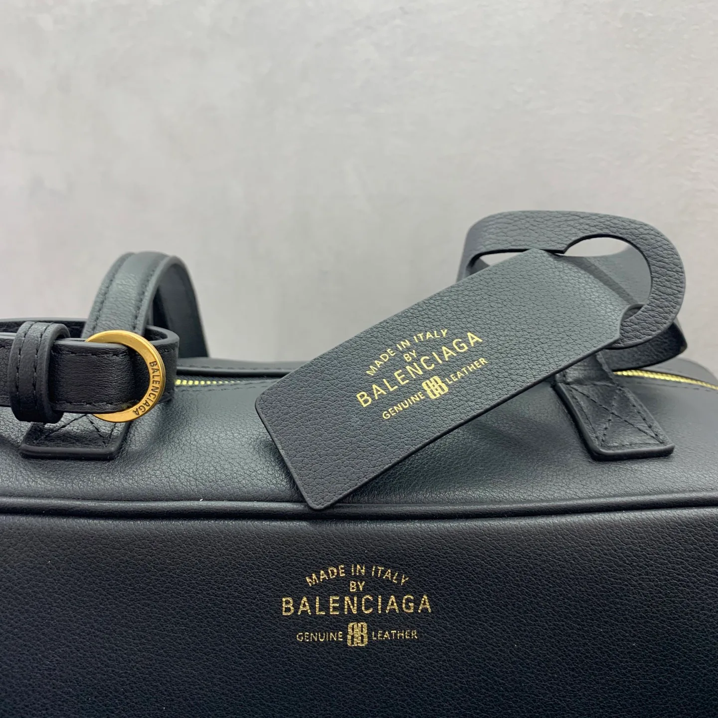 Классические Сумки Женские Balenciaga 18136623