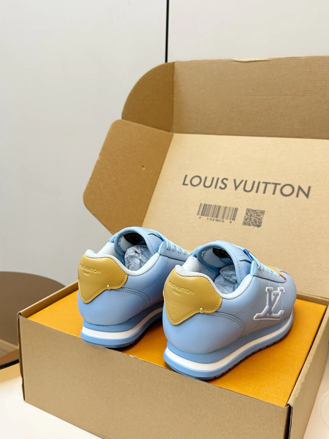 Кроссовки Женские Louis Vuitton 11594927