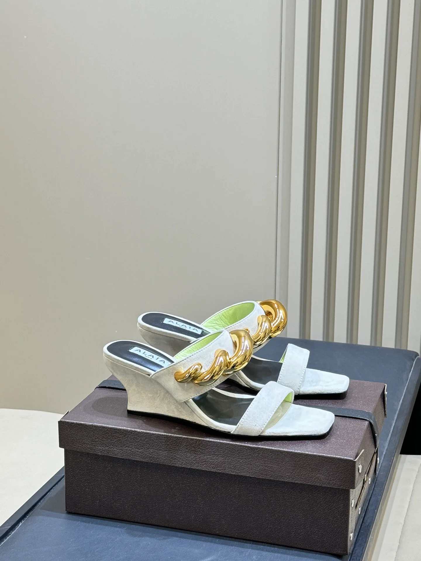 Босоножки Женские Alaia 10236219