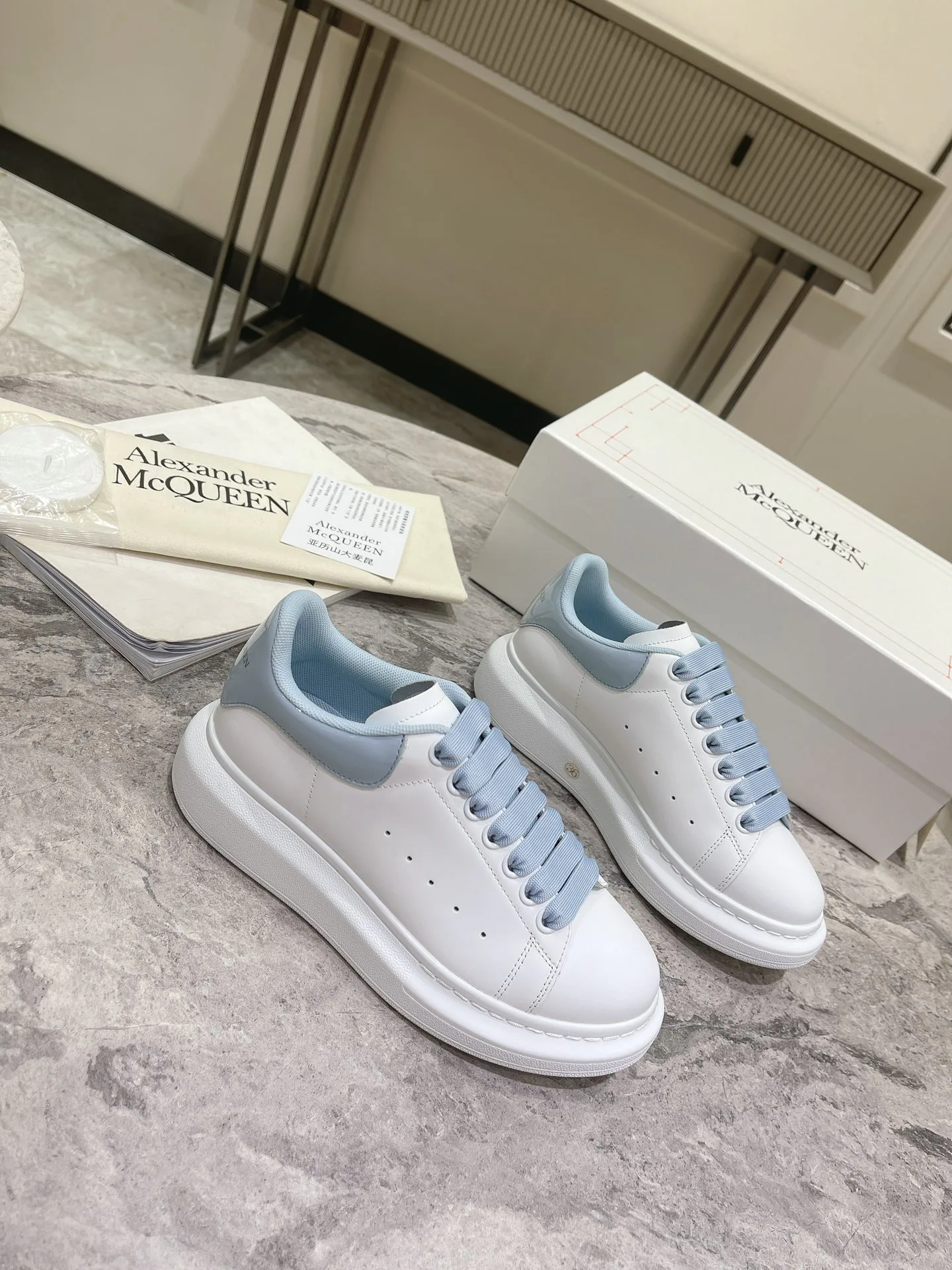 Кроссовки Женские Alexander Mcqueen 13287233