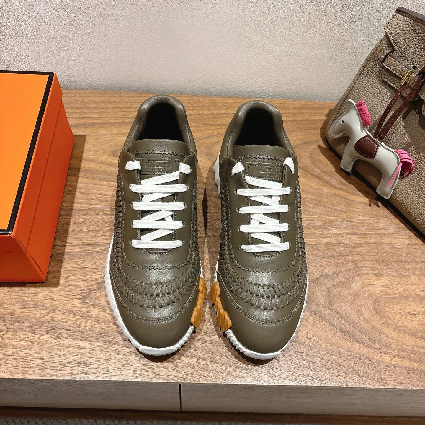 Кроссовки Женские Hermes 18729816