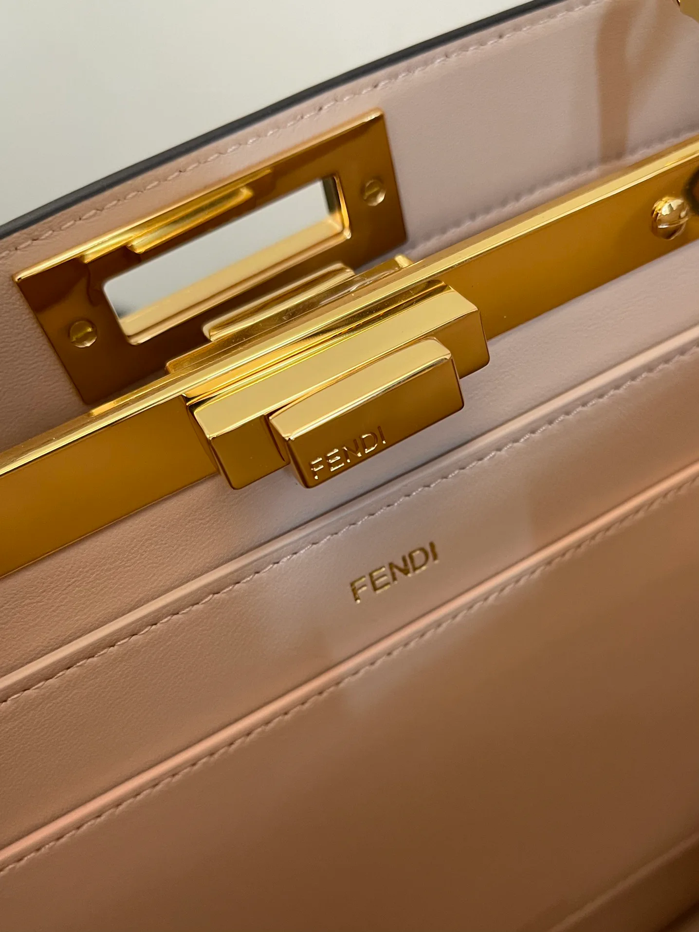 Классические Сумки Женские Fendi 13234512