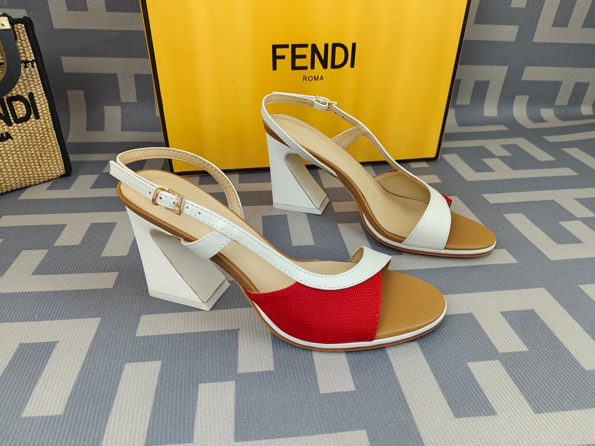 Туфли Женские Fendi 11776683