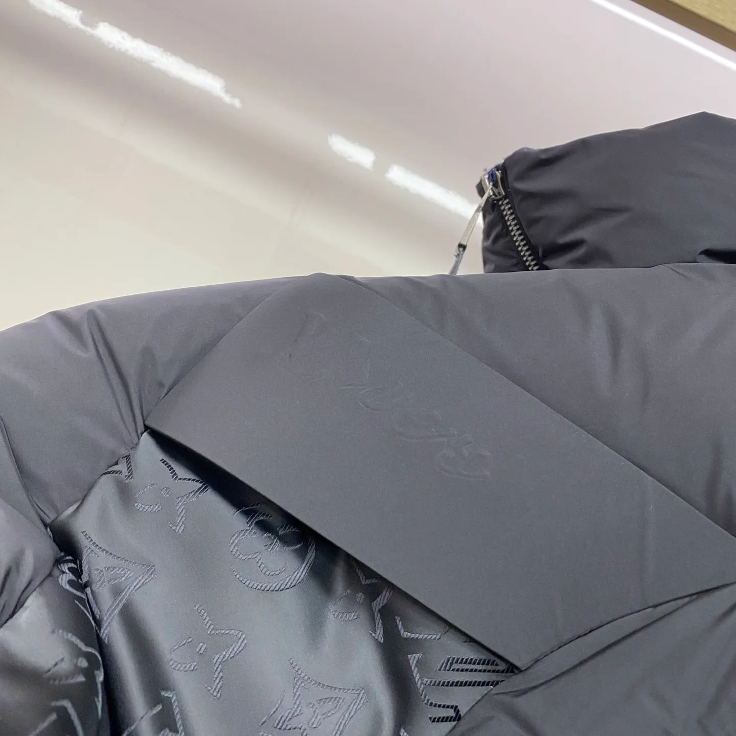 Куртки И Пуховики Мужские Louis Vuitton 1129764