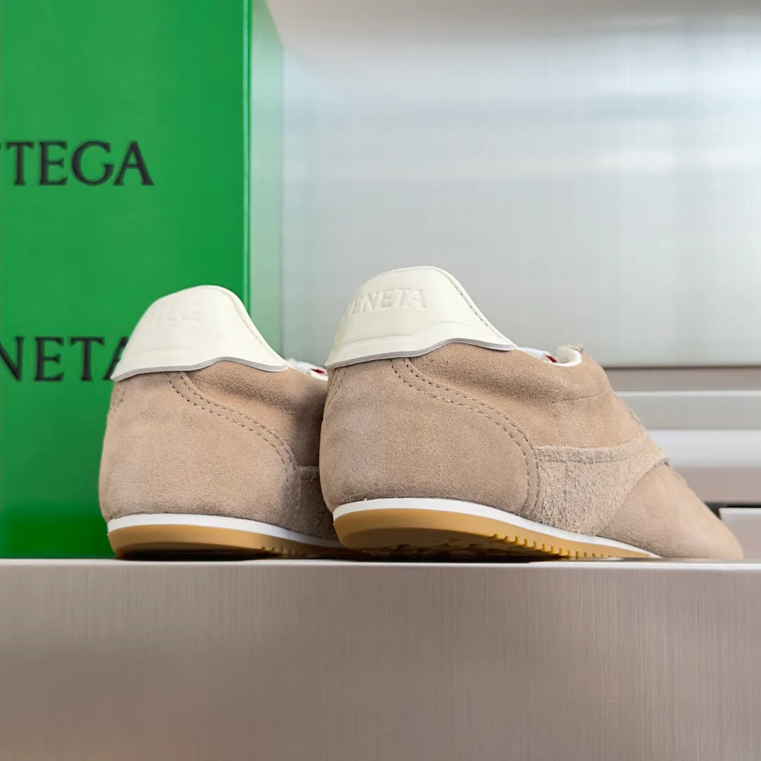 Кроссовки Женские Bottega Veneta 17910636