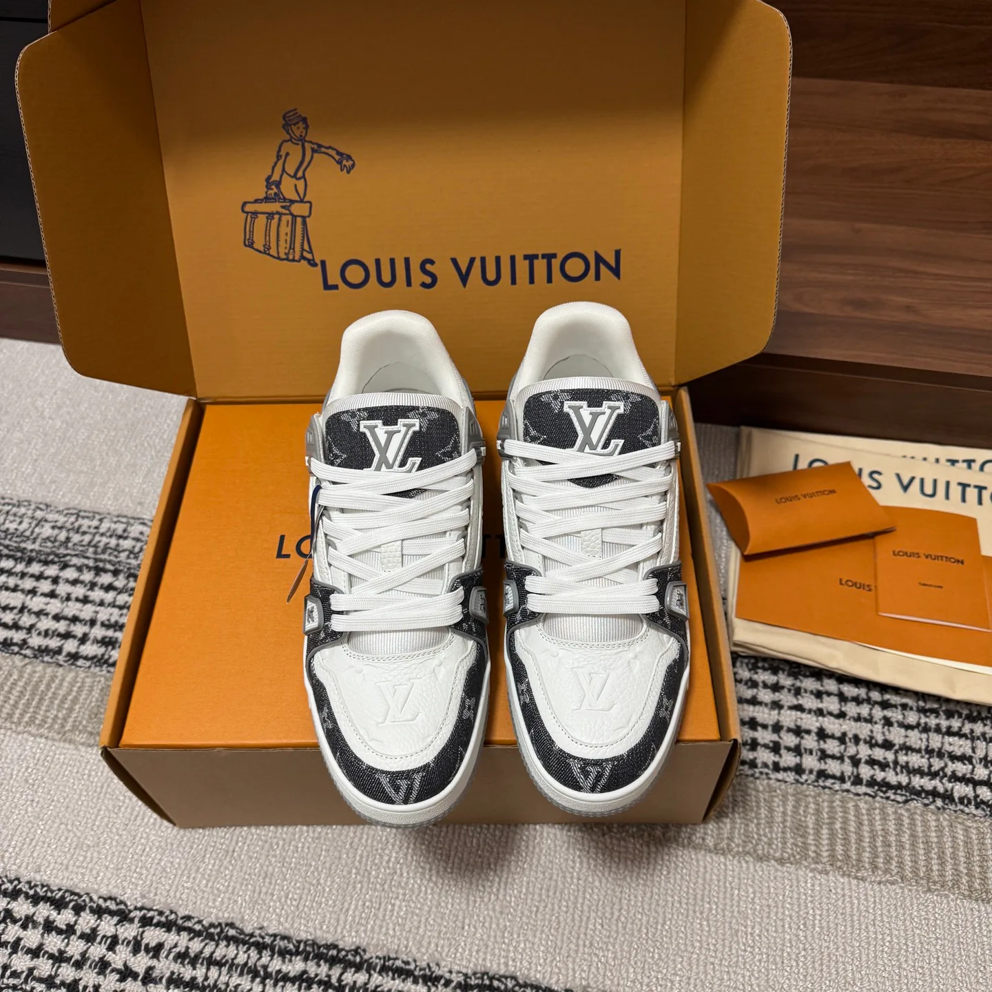 Кроссовки Женские Louis Vuitton 1546772