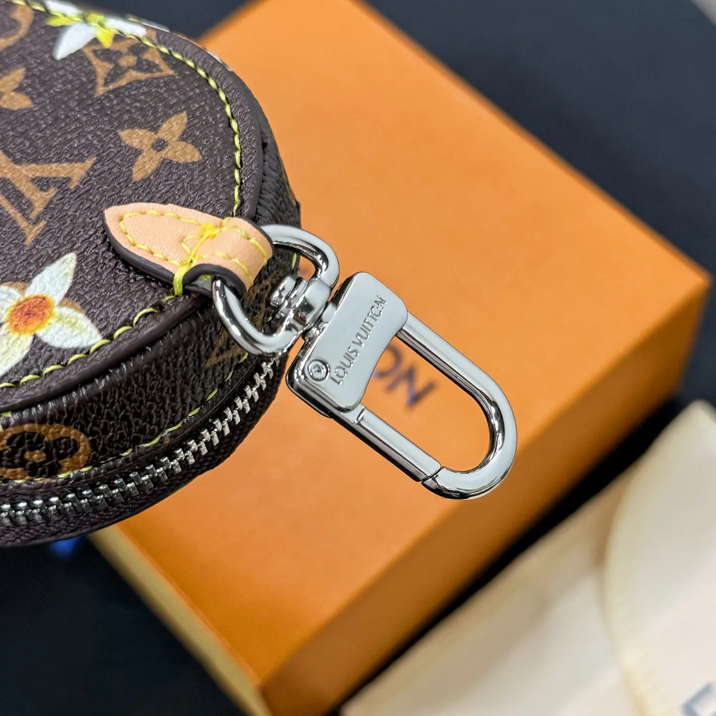 Клатчи Женские Louis Vuitton 13271458