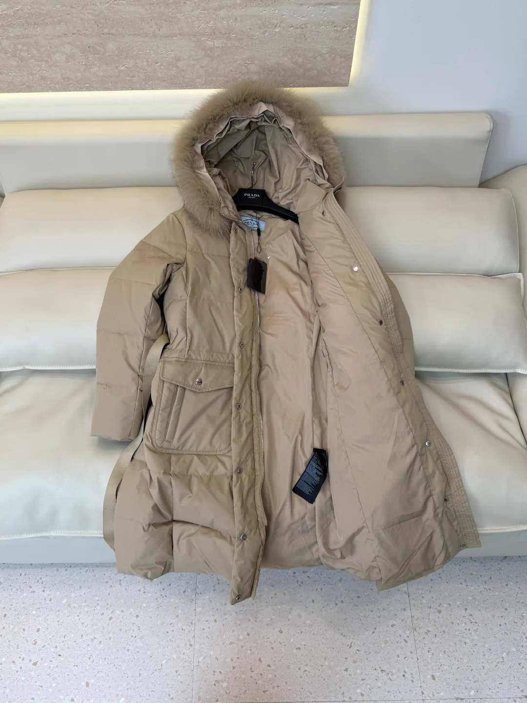 Куртки И Пуховики Женские Prada 18639878