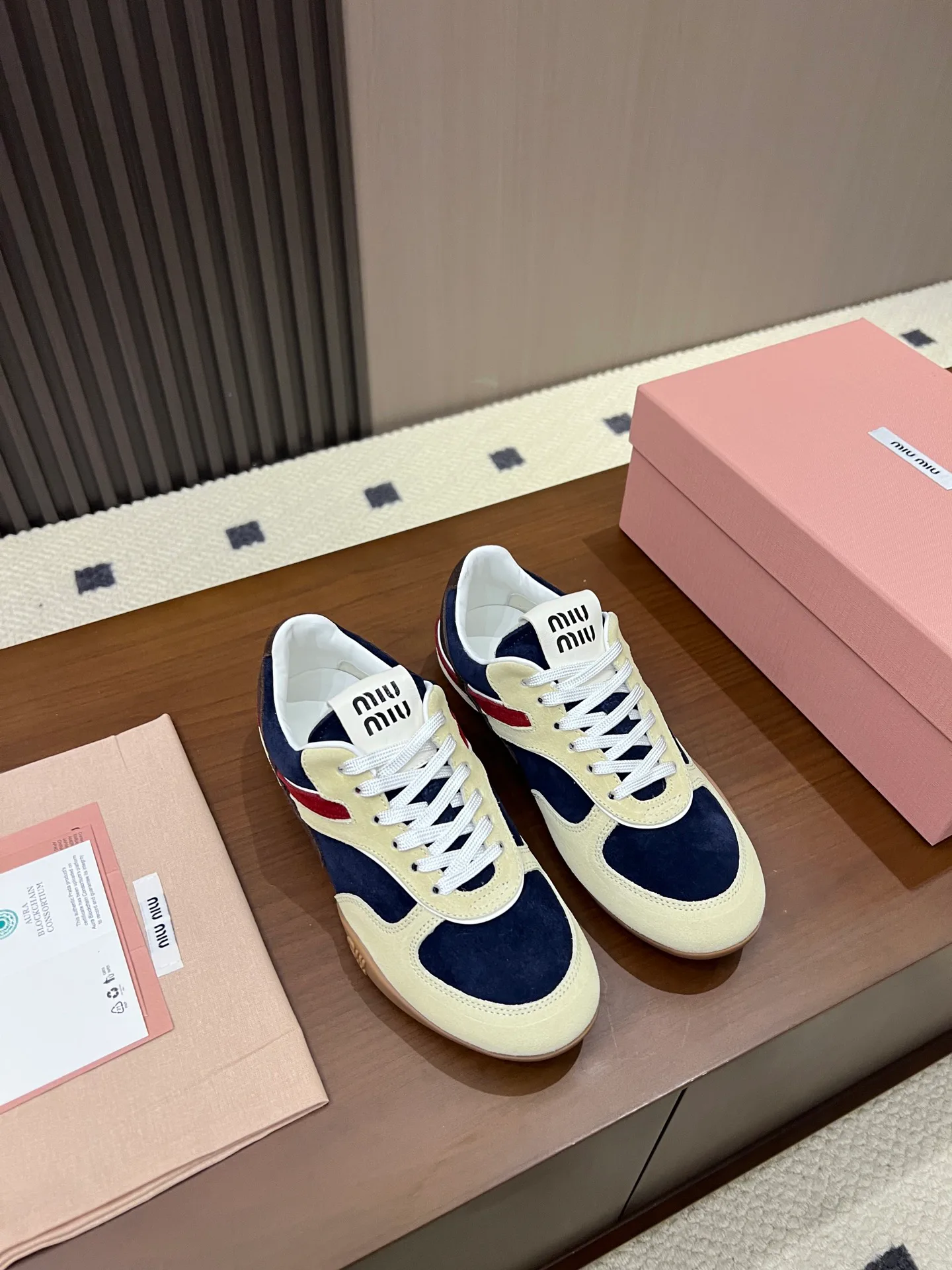 Кроссовки Женские Miu Miu 19044315