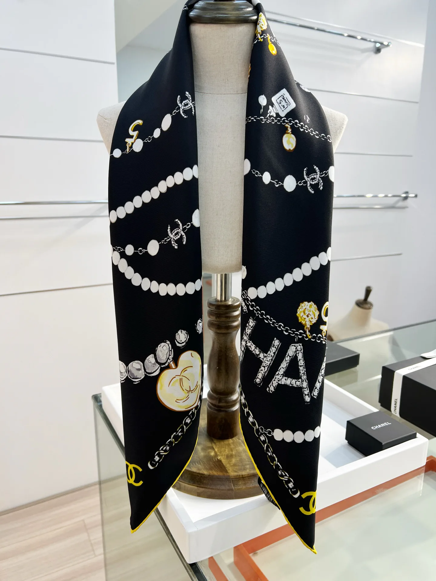 Платки Chanel 11616363