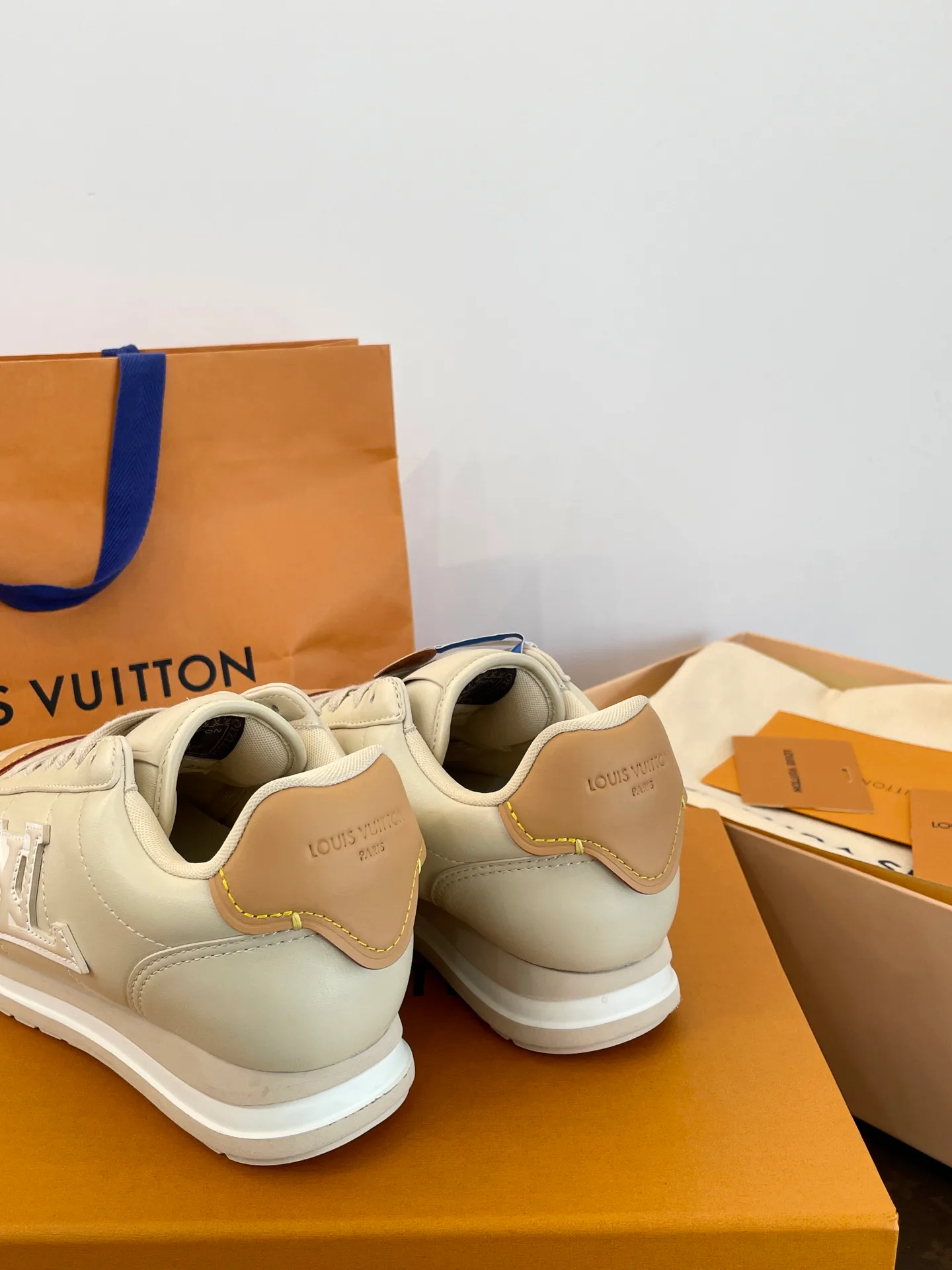 Кроссовки Женские Louis Vuitton 1285143
