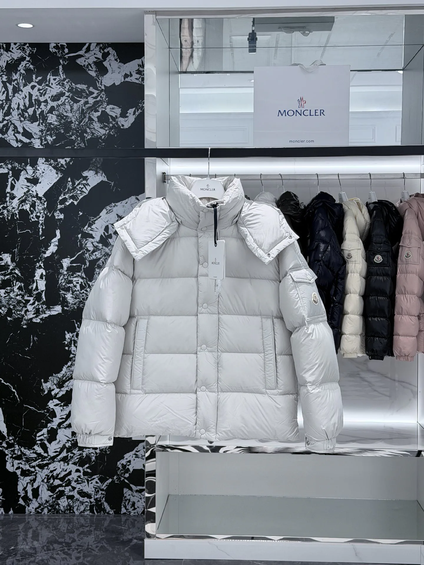 Куртки И Пуховики Женские Moncler 20097070