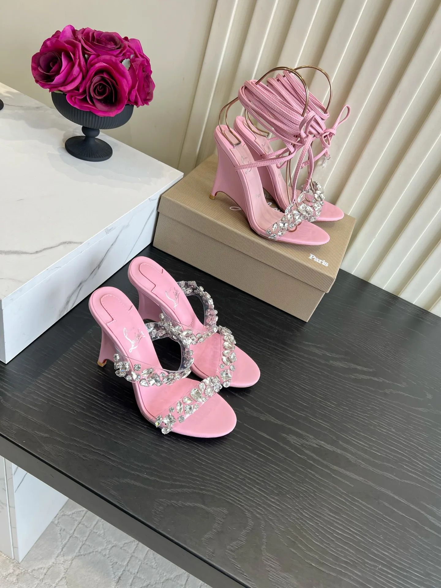 Босоножки Женские Christian Louboutin 18614261