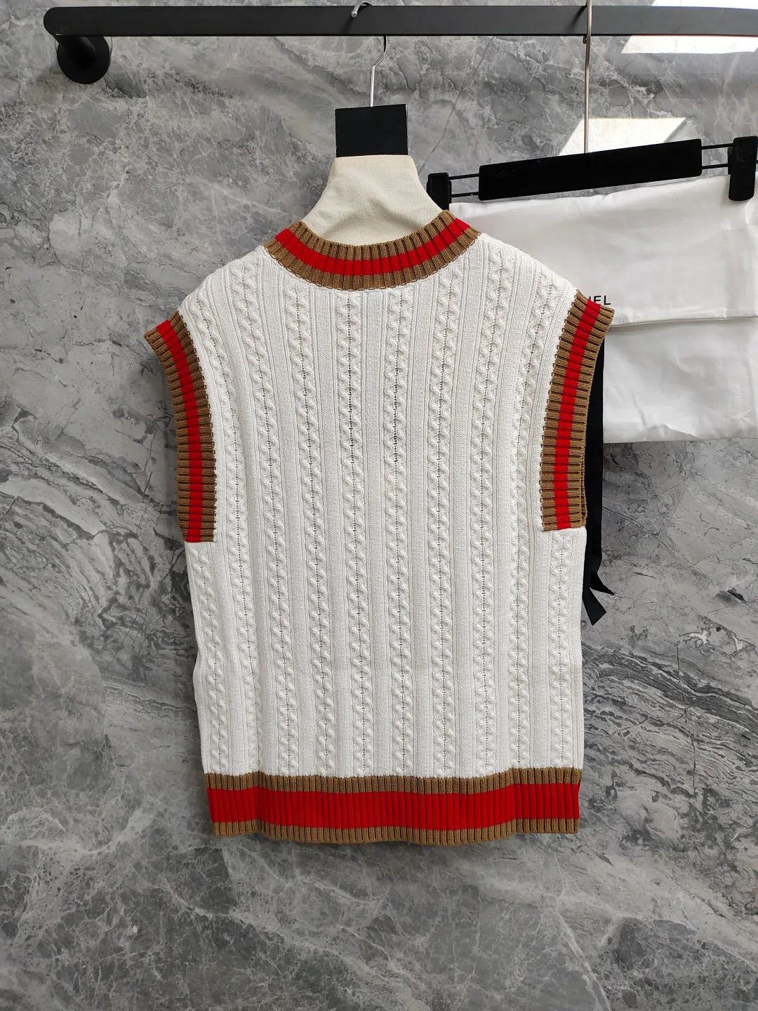 Жилеты Женские Chanel 9859183