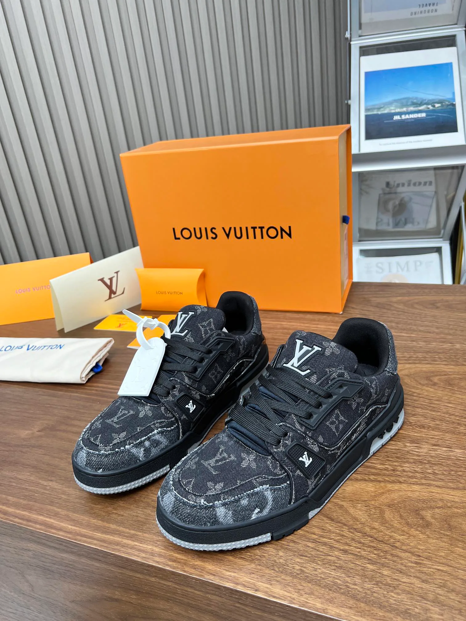 Кроссовки Женские Louis Vuitton 311401