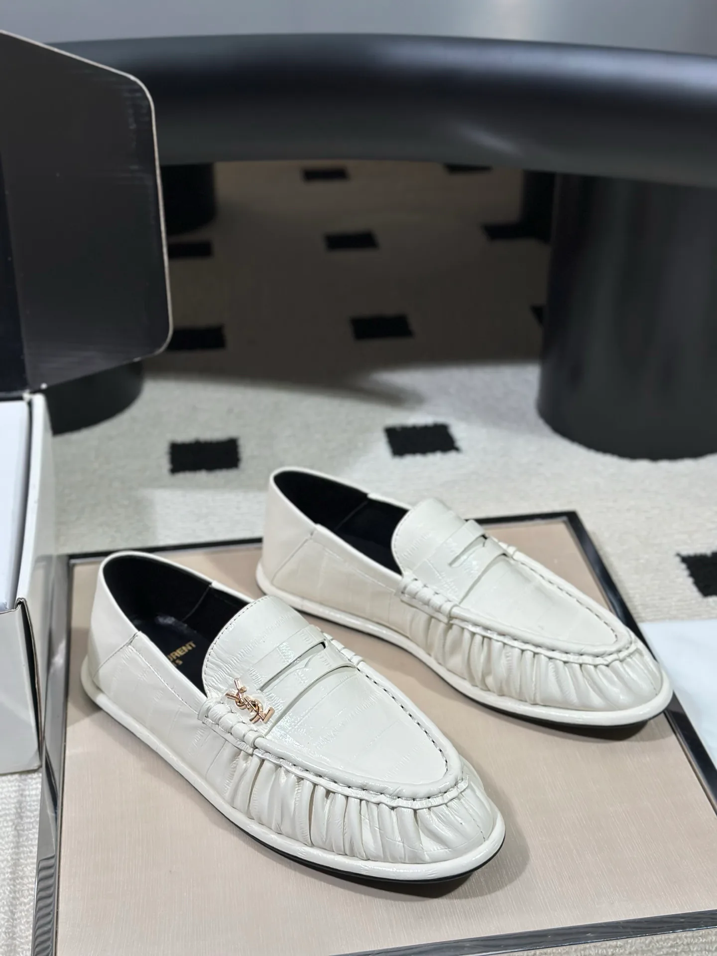 Лоферы И Мокасины Женские Saint Laurent 18041754