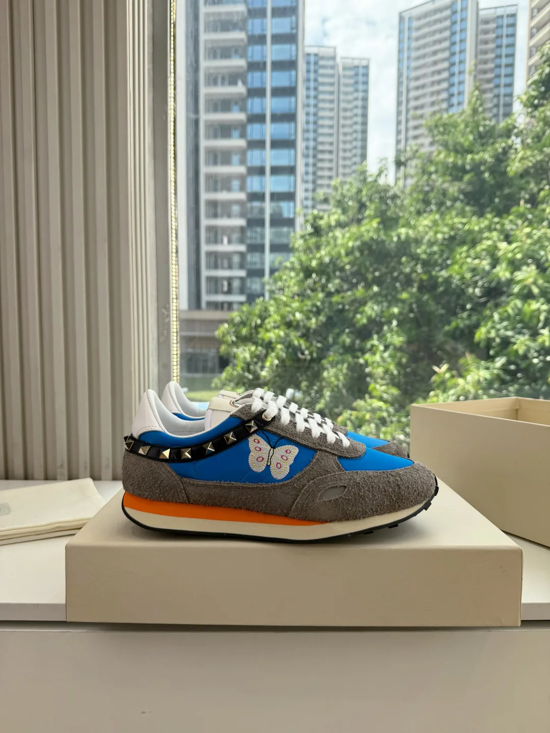 Кроссовки Женские Valentino 18053442