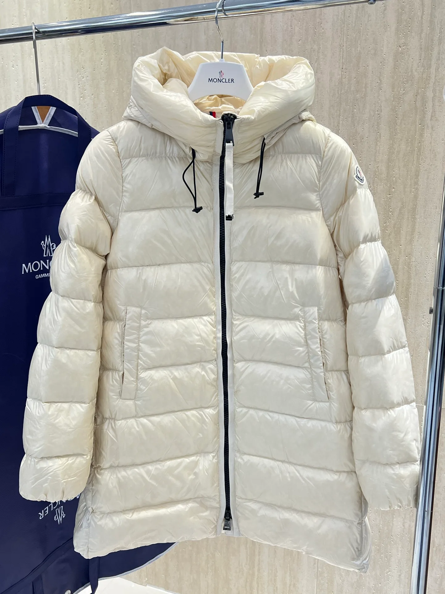 Куртки И Пуховики Женские Moncler 17958878