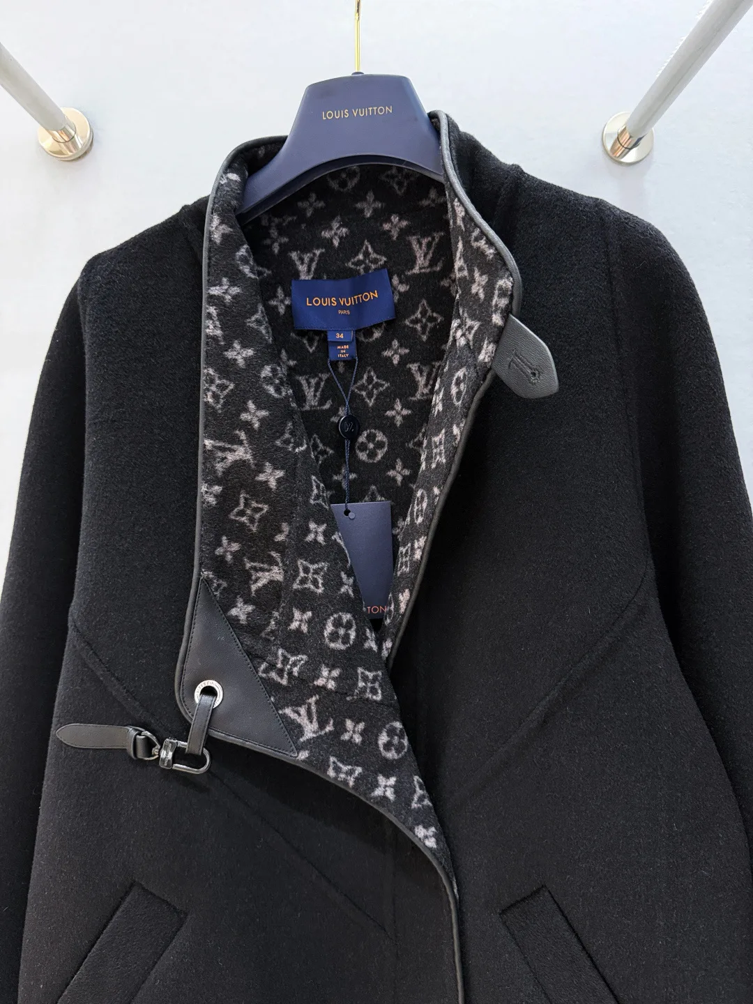 Пальто Женские Louis Vuitton 19082078