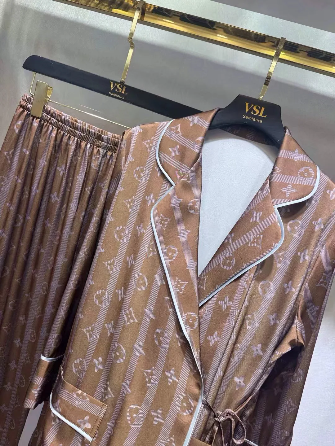 Костюмы Женские Louis Vuitton 2546484