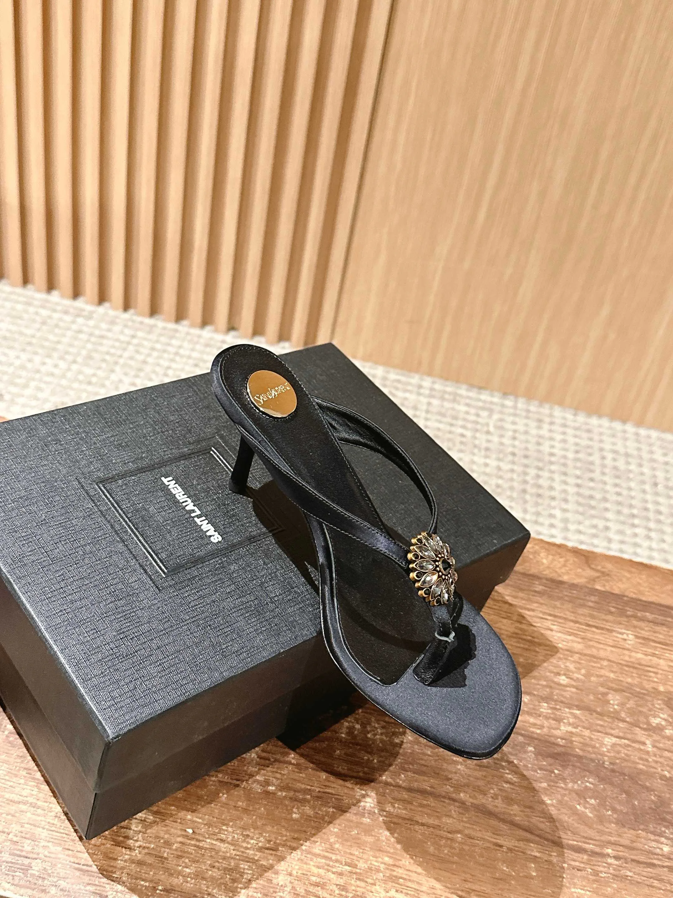 Босоножки Женские Saint Laurent 68865