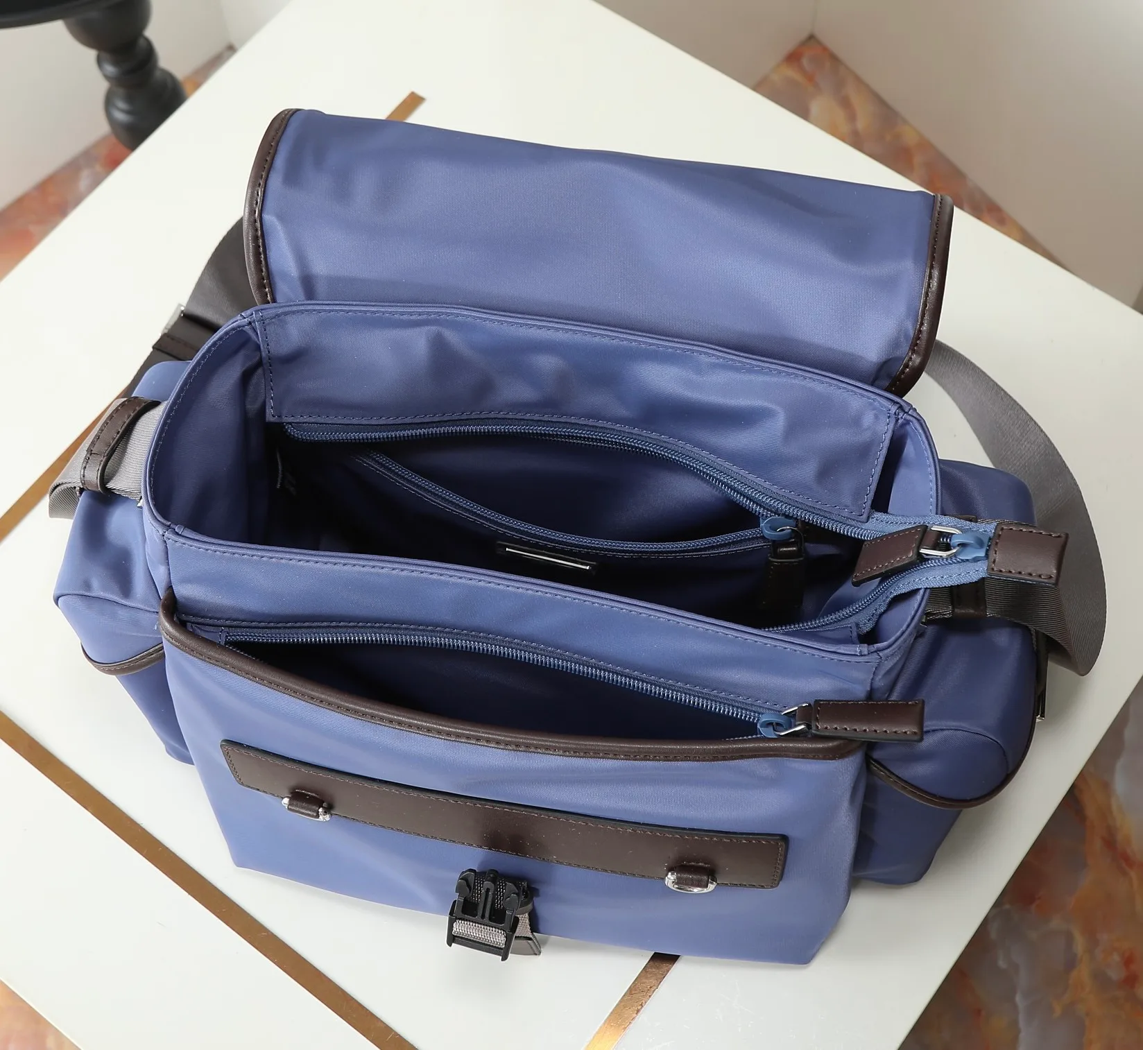 Сумки На Ремне Женские Prada 12757374