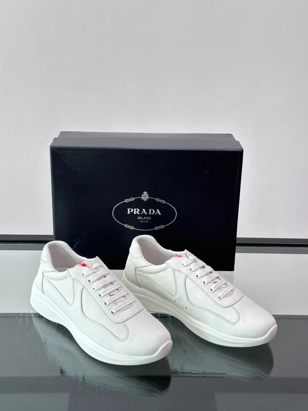 Кроссовки Женские Prada 18119253