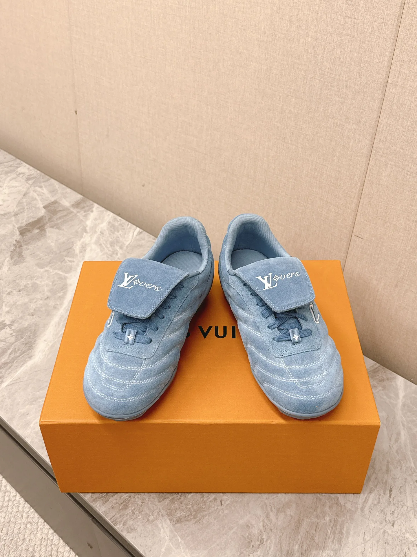 Кроссовки Женские Louis Vuitton 4507764