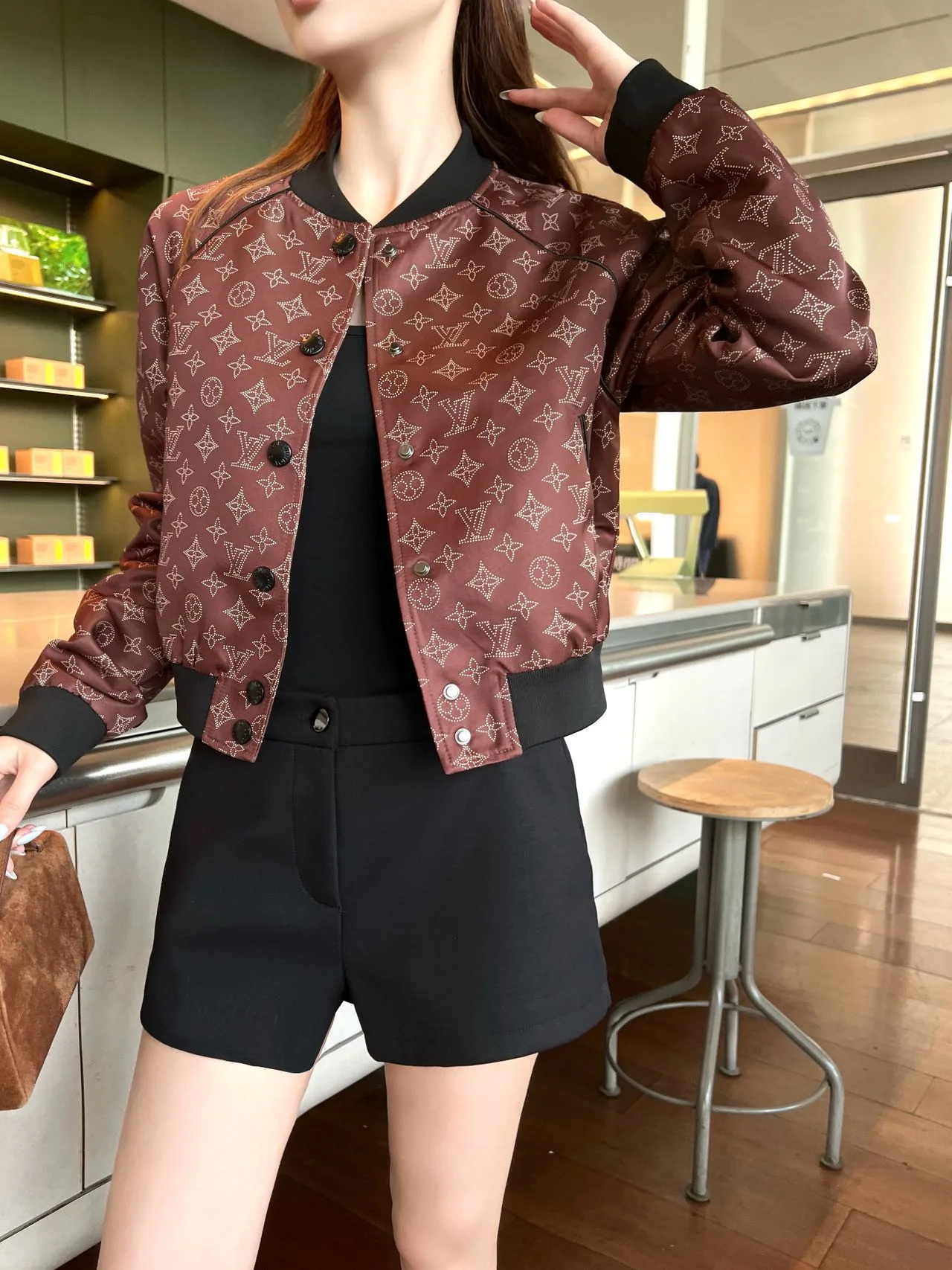 Куртки И Пуховики Женские Louis Vuitton 18348137