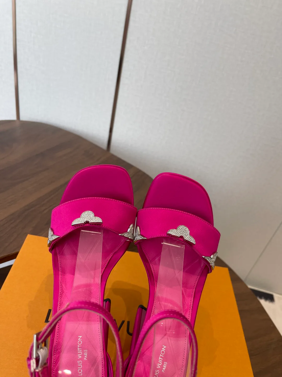 Босоножки Женские Louis Vuitton 628402