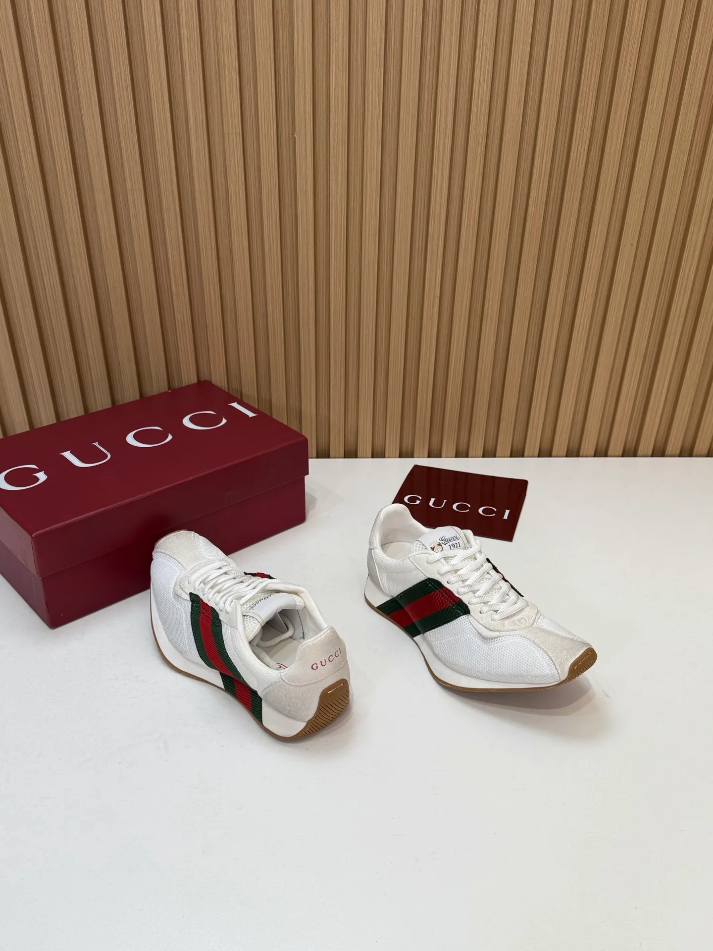 Кроссовки Женские Gucci 19766246