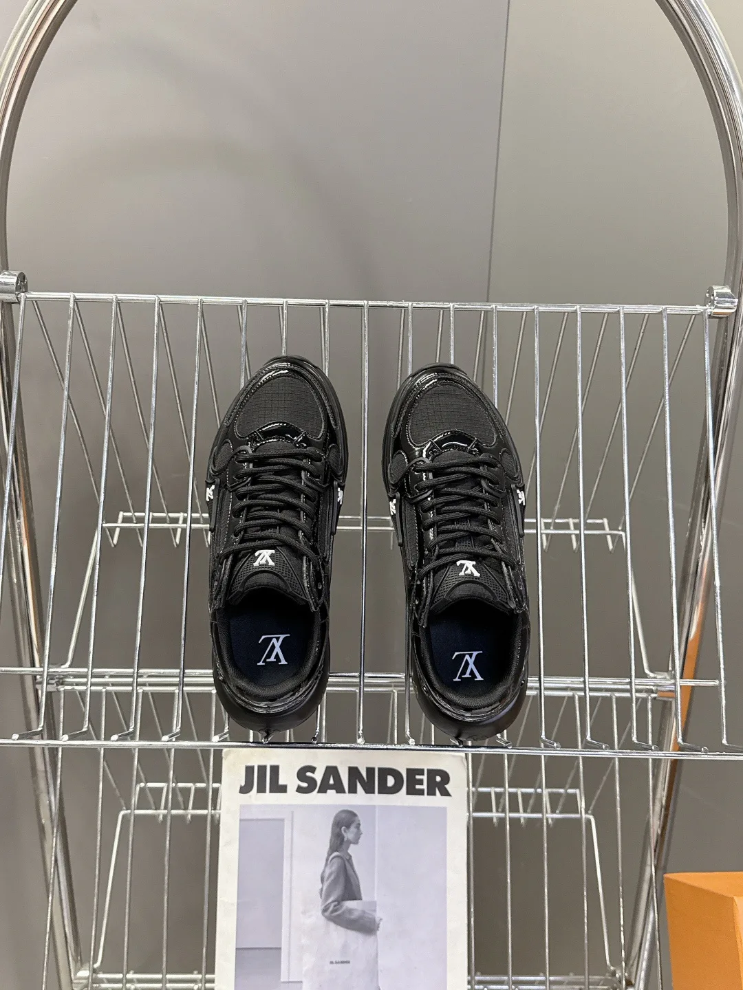 Кроссовки Женские Louis Vuitton 11152709