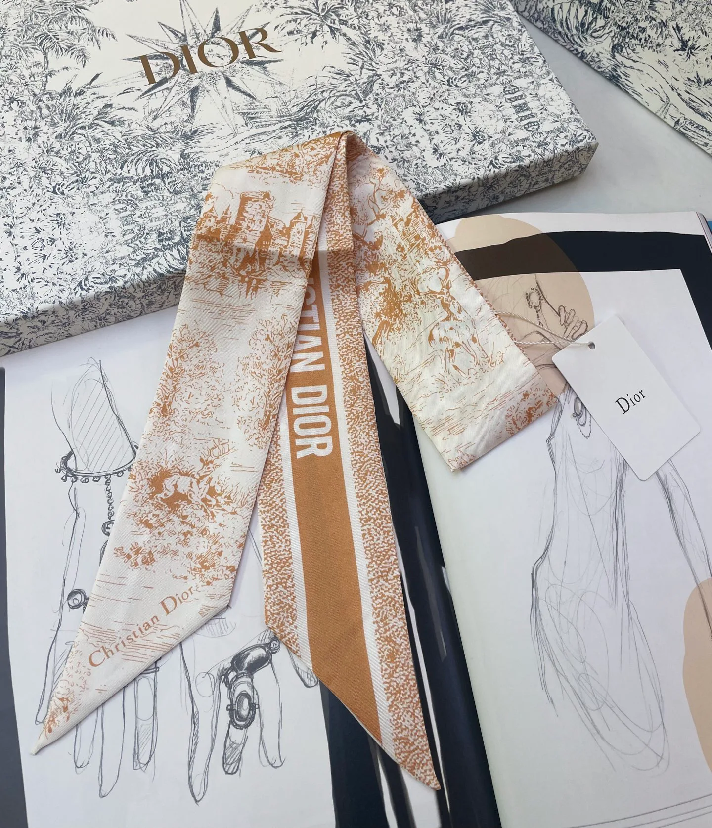 Платки Christian Dior 13407089