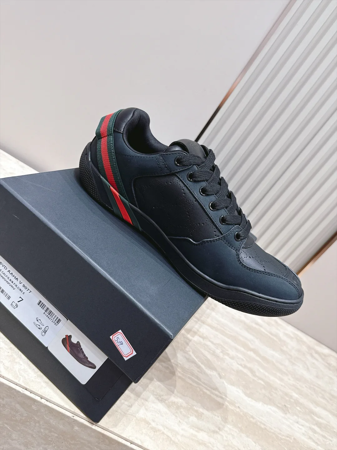Кроссовки Женские Gucci 18636822