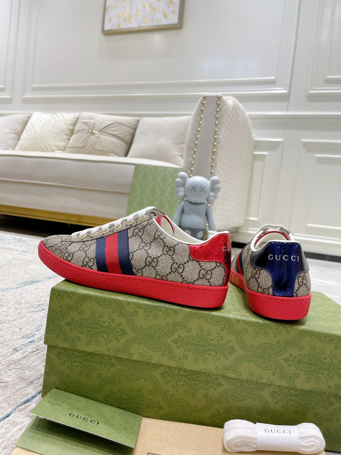 Кроссовки Женские Gucci 17620450