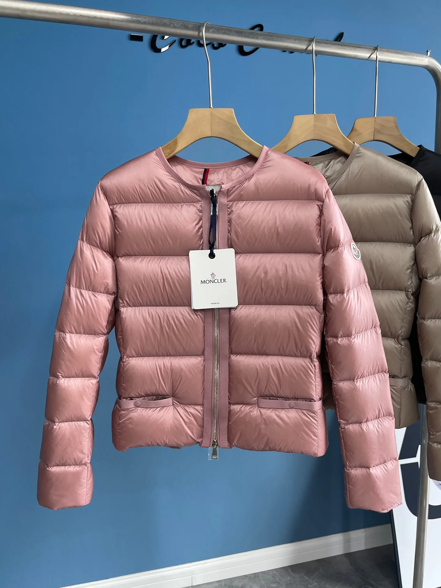 Куртки И Пуховики Женские Moncler 18188927