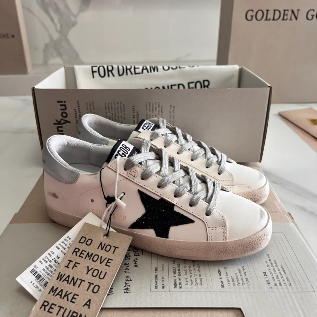 Кроссовки Женские Golden Goose 16995645